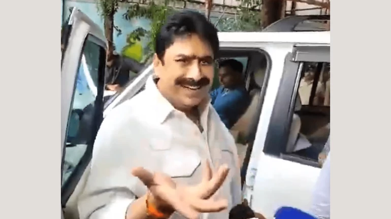 Shiv Sena MP Sanjay Dina Patil Under Fire for Remarks Against Journalists Shiv Sena MP Sanjay Dina Patil Under Fire for Remarks Against Journalists