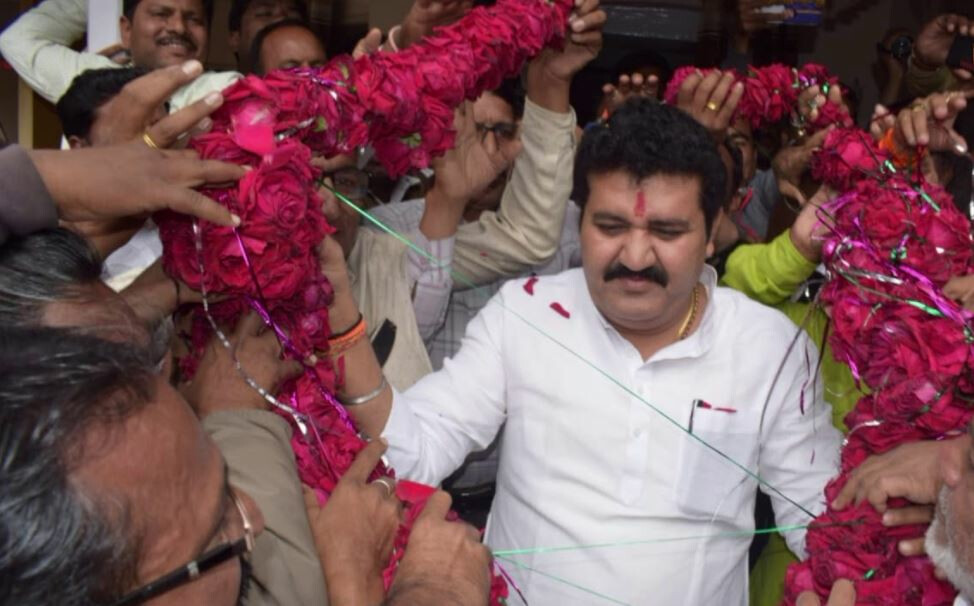 पूजा चव्हाण आत्महत्येप्रकरणी संजय राठोडांनी अखेर सोडलं मौन