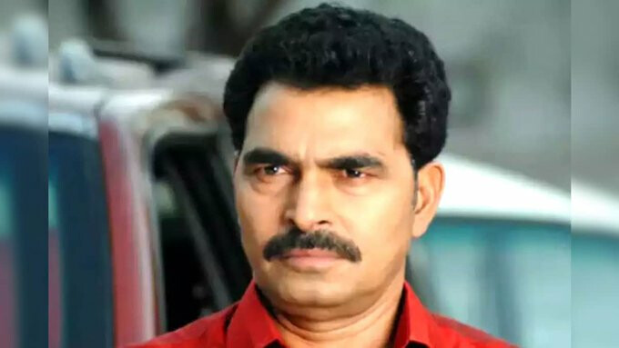 अभिनेता सयाजी शिंदे पर मधुमक्खियों का हमला