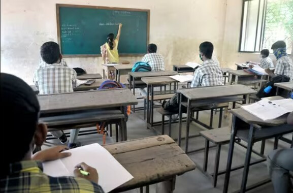 महाराष्ट्रात 13 ऐतिहासिक शाळा विकसित केल्या जाणार