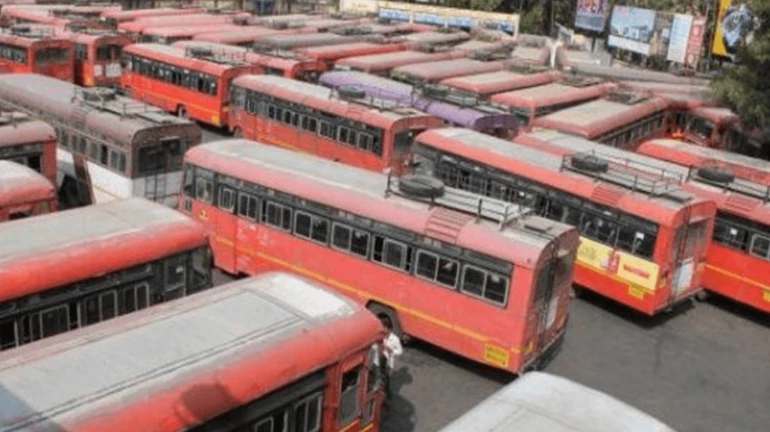 पुण्यातील बलात्काराच्या घटनेनंतर बंद वाहनांमुळे चिंतेत वाढ पुण्यातील बलात्काराच्या घटनेनंतर बंद वाहनांमुळे चिंतेत वाढ