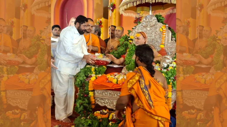 उपमुख्यमंत्री एकनाथ शिंदे ने किया शंकराचार्य का पादुका पूजन उपमुख्यमंत्री एकनाथ शिंदे ने किया शंकराचार्य का पादुका पूजन
