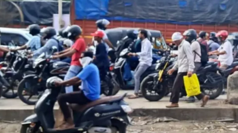 Thane: Metro Work Triggers Traffic Chaos at Shilphata's Manpada Chowk, MNS Warns of Protest Thane: Metro Work Triggers Traffic Chaos at Shilphata's Manpada Chowk, MNS Warns of Protest