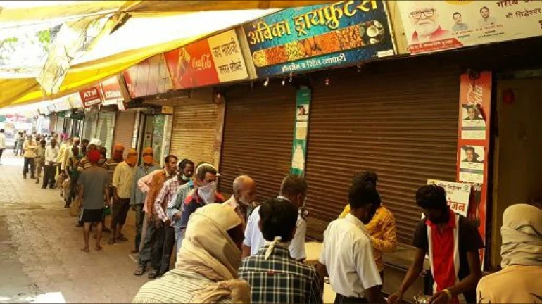 मुंबई-ठाण्यात ५ लाखांहून अधिक शिवभोजन थाळींचं वाटप मुंबई-ठाण्यात ५ लाखांहून अधिक शिवभोजन थाळींचं वाटप