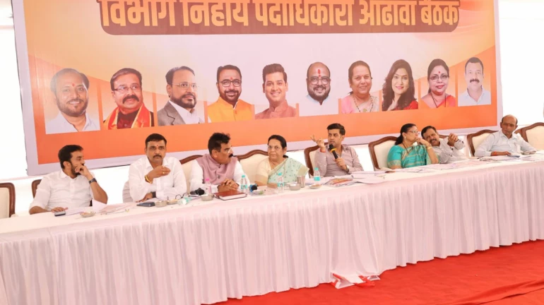 स्थानीय चुनावों के लिए शिवसेना की जोरदार तैयारी स्थानीय चुनावों के लिए शिवसेना की जोरदार तैयारी