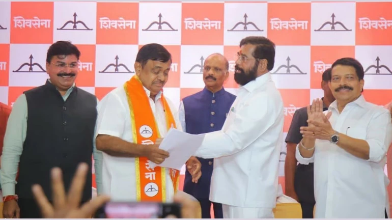 माजी कामगार नेते सुहास सामंत यांची उद्धव ठाकरे गटाला सोडचिठ्ठी माजी कामगार नेते सुहास सामंत यांची उद्धव ठाकरे गटाला सोडचिठ्ठी