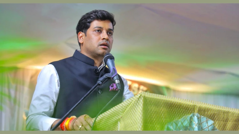 उपराष्ट्रपति चुनाव में सांसद डॉ. श्रीकांत शिंदे को मिली बड़ी ज़िम्मेदारी उपराष्ट्रपति चुनाव में सांसद डॉ. श्रीकांत शिंदे को मिली बड़ी ज़िम्मेदारी