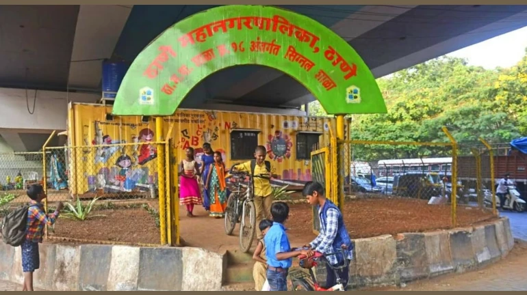 परिस्थितीवर मात करत ठाण्यातील सिग्नल शाळेच्या विद्यार्थ्यांला 10 वीच्या परिक्षेत यश परिस्थितीवर मात करत ठाण्यातील सिग्नल शाळेच्या विद्यार्थ्यांला 10 वीच्या परिक्षेत यश