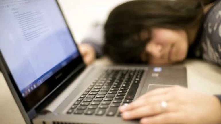 61% मुंबईकर काम के दौरा करते है नींद महसूस