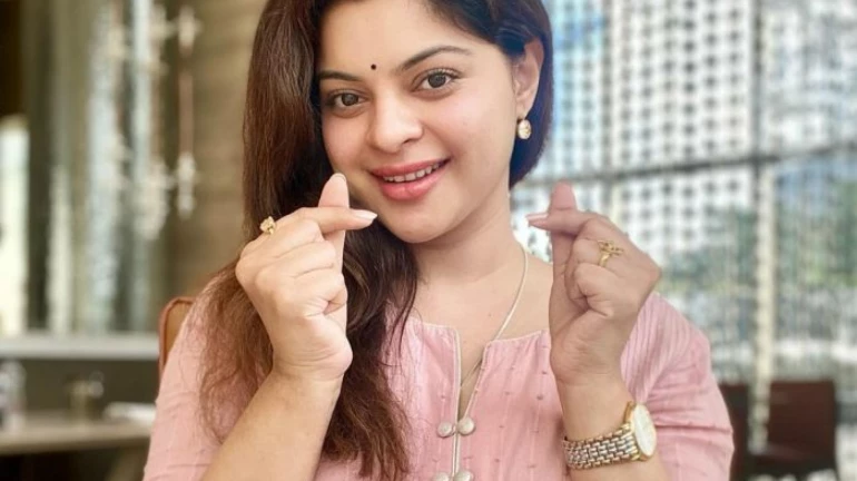 बिग बॉस मराठी ३ मधून स्नेहा वाघ बाहेर बिग बॉस मराठी ३ मधून स्नेहा वाघ बाहेर