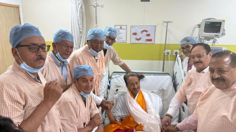 Sonam Wangchuk Ends 26-Day Hunger Strike After Meeting Union Ministers Sonam Wangchuk Ends 26-Day Hunger Strike After Meeting Union Ministers