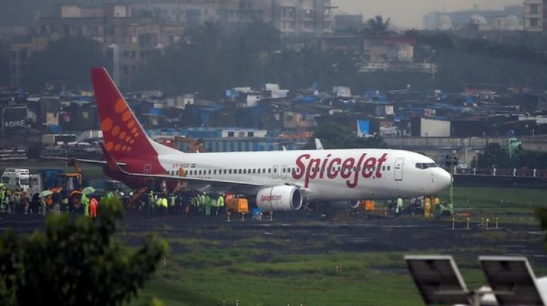 मुंबई-दुर्गापुर स्पाइसजेट फ्लाइट की  लैंडिगं के दौरान  40 यात्री घायल