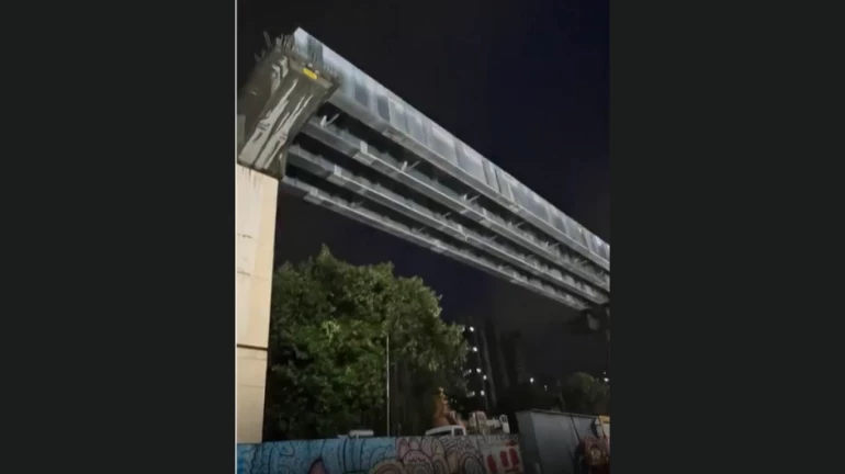 Metro 4 and 4A connection completed, 325 ton steel span installed near Kapurbawdi Junction Metro 4 and 4A connection completed, 325 ton steel span installed near Kapurbawdi Junction