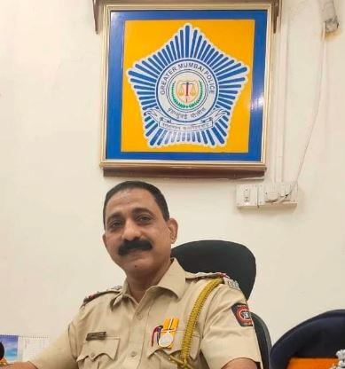 Senior Police Inspector 'Sudhir Kudalkar' given the PETA India Award