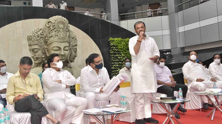 बैलगाडा शर्यती सुरु करण्यासाठी महिनाभरात मार्ग काढणार– सुनील केदार बैलगाडा शर्यती सुरु करण्यासाठी महिनाभरात मार्ग काढणार– सुनील केदार