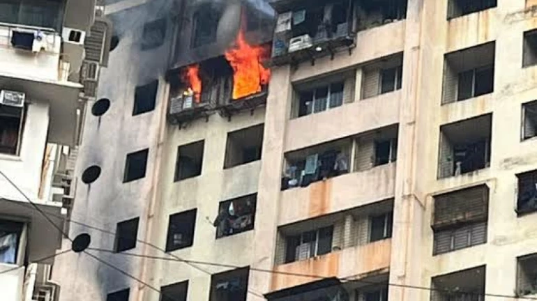 ताडदेव परिसरात इमारतीला लागलेल्या भीषण आगीत ६ जणांचा मृत्यू