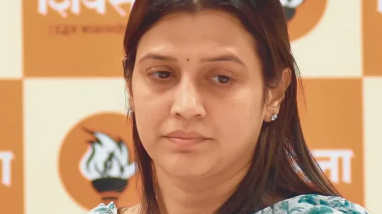 Mumbai: Tejasvee Abhishek Ghosalkar Resigns from Shivsena UBT Joins BJP Mumbai: Tejasvee Abhishek Ghosalkar Resigns from Shivsena UBT Joins BJP