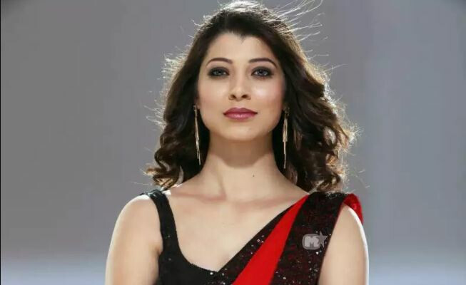 “राजकारण”…ही “कीड” कोविडपेक्षा भयाण, तेजस्विनीनं व्यक्त केला संताप