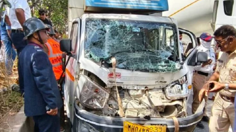 Thane: Six-Vehicle Pile-Up Near Nitin Company Flyover; One Injured Thane: Six-Vehicle Pile-Up Near Nitin Company Flyover; One Injured