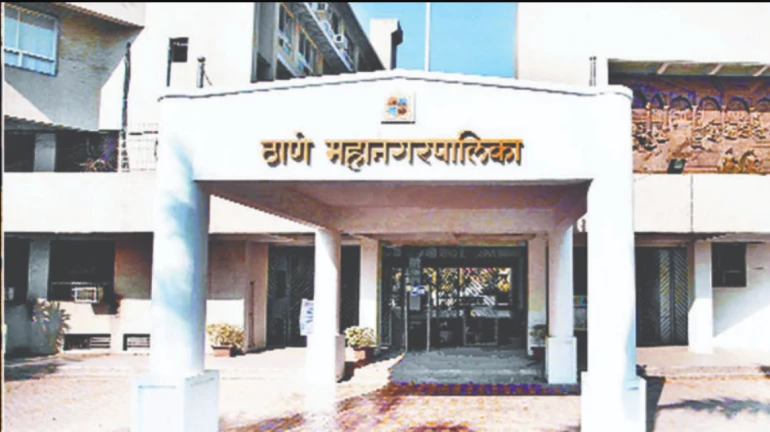 Thane: Drain cleaning work finally started; Contractors have a month's deadline to complete work Thane: Drain cleaning work finally started; Contractors have a month's deadline to complete work