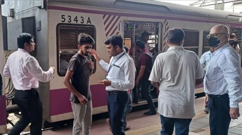 पश्चिम रेलवे ने बिना टिकट यात्रियों से नवंबर में 11 करोड़ रुपये से अधिक का जुर्माना वसूला