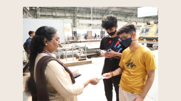 मुंबई - अप्रैल-दिसंबर 2024 के बीच बिना टिकट पश्चिम रेलवे के यात्रियों को 34 करोड़ रुपये का जुर्माना देना होगा मुंबई - अप्रैल-दिसंबर 2024 के बीच बिना टिकट पश्चिम रेलवे के यात्रियों को 34 करोड़ रुपये का जुर्माना देना होगा