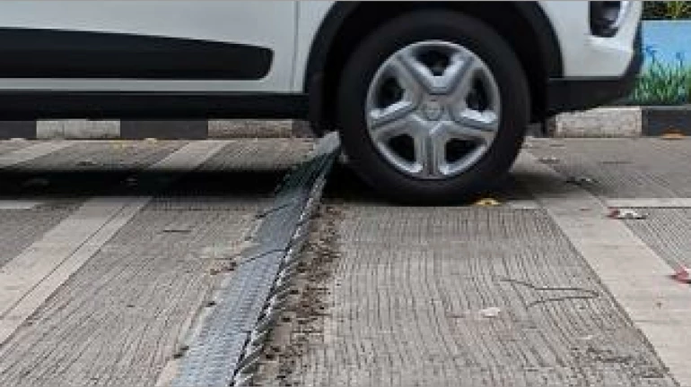 टायर किलरमुळे पादचारी गंभीर जखमी टायर किलरमुळे पादचारी गंभीर जखमी