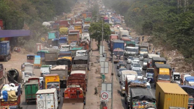 Thane: Congestion Continues on Mumbai-Nashik Highway, Mumbra Bypass Thane: Congestion Continues on Mumbai-Nashik Highway, Mumbra Bypass
