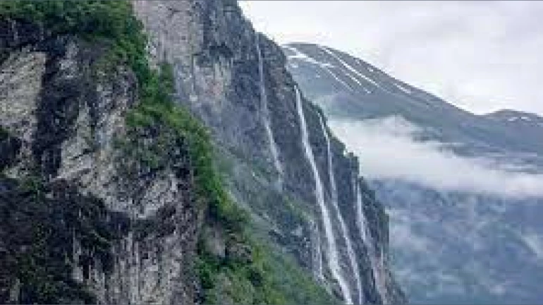 Here's How People In Metro Cities Like Mumbai Travel During Long Weekends, Reveals Research Here's How People In Metro Cities Like Mumbai Travel During Long Weekends, Reveals Research