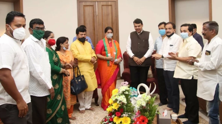 मातोश्रीच्या अंगणातच शिवसेनेला जबर झटका, तृप्ती सावंत यांचा भाजपात प्रवेश मातोश्रीच्या अंगणातच शिवसेनेला जबर झटका, तृप्ती सावंत यांचा भाजपात प्रवेश