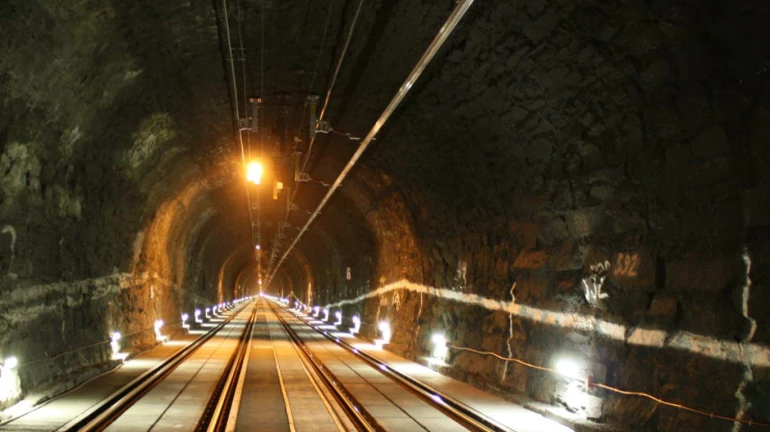 कल्याण- लोढा पलावा-निलजे के बीच रेलवे सुरंग ट्रैफिक के लिए बंद कल्याण- लोढा पलावा-निलजे के बीच रेलवे सुरंग ट्रैफिक के लिए बंद