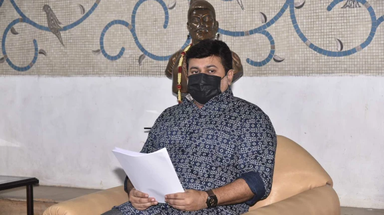 उच्च व तंत्र शिक्षण मंत्री उदय सामंत यांच्या कारचा अपघात उच्च व तंत्र शिक्षण मंत्री उदय सामंत यांच्या कारचा अपघात