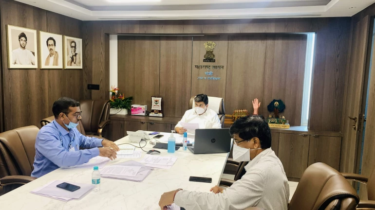 महाराष्ट्र मंत्रिमंडळाकडून 39,900 कोटींच्या प्रकल्पांना मंजुरी, रोजगार उपलब्ध होणार महाराष्ट्र मंत्रिमंडळाकडून 39,900 कोटींच्या प्रकल्पांना मंजुरी, रोजगार उपलब्ध होणार