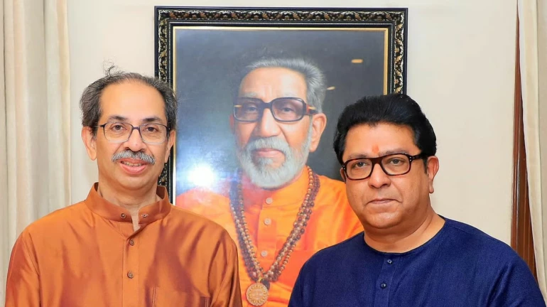 Mumbai: Raj Thackeray Visits Matoshree After 13 Years, Sparks Discussions Mumbai: Raj Thackeray Visits Matoshree After 13 Years, Sparks Discussions