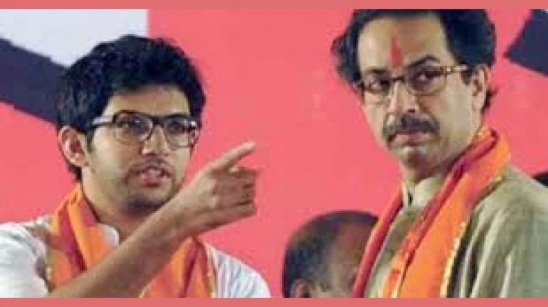 मुख्यमंत्री उद्धव ठाकरे के बंगले में जबरन घुसने पर 3 गिरफ्तार मुख्यमंत्री उद्धव ठाकरे के बंगले में जबरन घुसने पर 3 गिरफ्तार