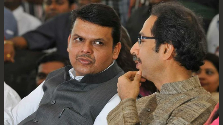 मुंबई मनपा को लेकर कमल-धनुष के बीच जोरदार टक्कर मुंबई मनपा को लेकर कमल-धनुष के बीच जोरदार टक्कर