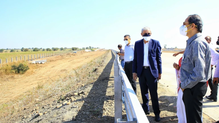 येत्या १ मेपर्यंत समृद्धी महामार्गावरुन नागपूर ते शिर्डी प्रवास करता येणार- उद्धव ठाकरे येत्या १ मेपर्यंत समृद्धी महामार्गावरुन नागपूर ते शिर्डी प्रवास करता येणार- उद्धव ठाकरे