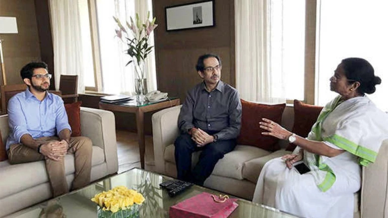 शिवसेनेचा ममतादीदींना पाठिंबा, प. बंगालच्या निवडणुकीसंदर्भात घेतला ‘हा’ मोठा निर्णय शिवसेनेचा ममतादीदींना पाठिंबा, प. बंगालच्या निवडणुकीसंदर्भात घेतला ‘हा’ मोठा निर्णय