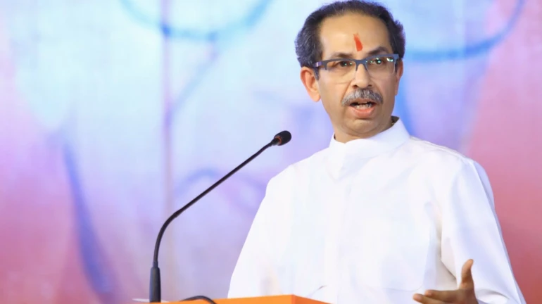 उद्धव ठाकरे गटातील 7 नेत्यांवर गुन्हे दाखल उद्धव ठाकरे गटातील 7 नेत्यांवर गुन्हे दाखल