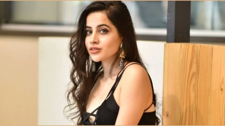 उर्फी जावेद को बलात्कार और मारने की धमकी उर्फी जावेद को बलात्कार और मारने की धमकी