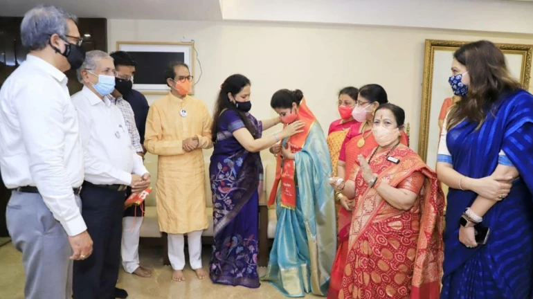 कांग्रेस छोड़ने के बाद आज उर्मिला ने थामा शिवसेना का दामन कांग्रेस छोड़ने के बाद आज उर्मिला ने थामा शिवसेना का दामन