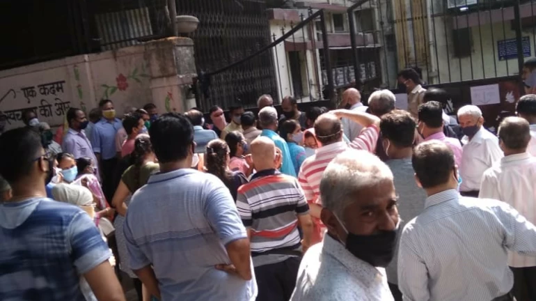 २० मेपर्यंत कोविशील्डचा स्टाॅक केंद्रासाठी बुक, मोदीजी महाराष्ट्राला लस कधी मिळणार?- काँग्रेस २० मेपर्यंत कोविशील्डचा स्टाॅक केंद्रासाठी बुक, मोदीजी महाराष्ट्राला लस कधी मिळणार?- काँग्रेस