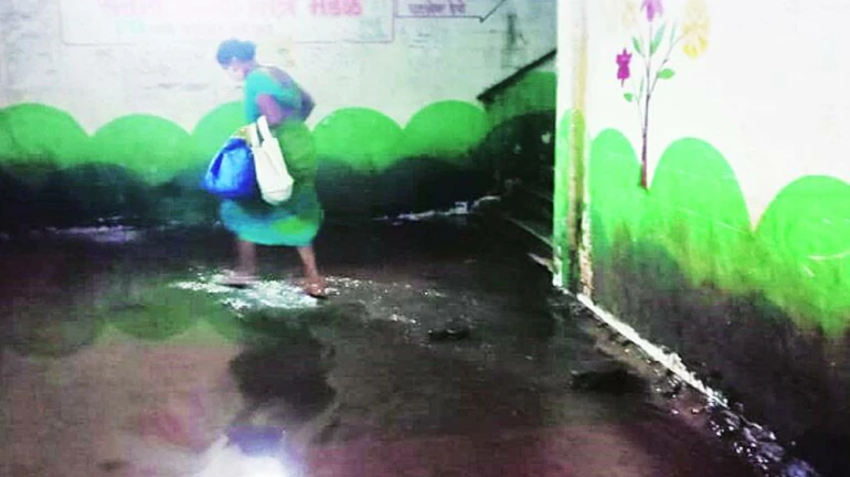 घाटकोपरच्या भुयारी मार्गात साचतंय पाणी, रहिवाशांचे हाल घाटकोपरच्या भुयारी मार्गात साचतंय पाणी, रहिवाशांचे हाल