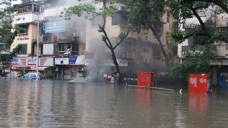 Mumbai witnesses waterlogging in several areas; traffic diverted Mumbai witnesses waterlogging in several areas; traffic diverted