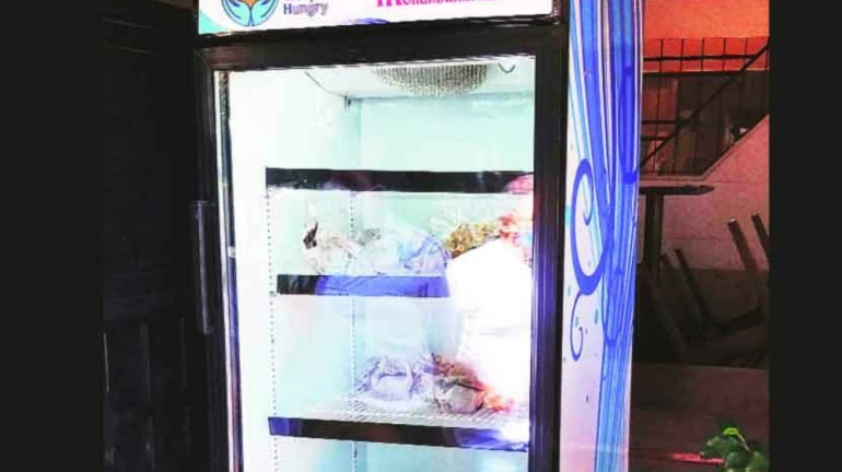 मुंबईत उपाशीपोटी झोपणाऱ्यांसाठी 'मुंबईकर्स मोहब्बतखाना' मुंबईत उपाशीपोटी झोपणाऱ्यांसाठी 'मुंबईकर्स मोहब्बतखाना'