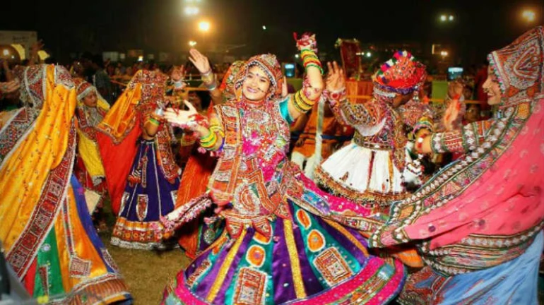 नऊ दिवस मध्यरात्रीपर्यंत गरबा, दांडिया खेळण्यास परवानगी द्यावी : प्रकाश सुर्वे नऊ दिवस मध्यरात्रीपर्यंत गरबा, दांडिया खेळण्यास परवानगी द्यावी : प्रकाश सुर्वे