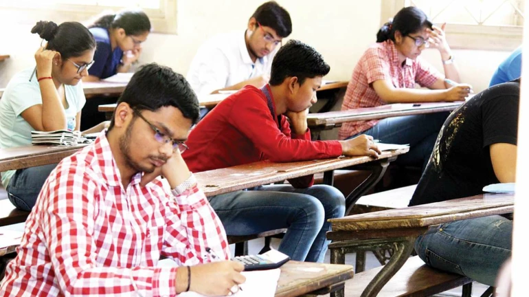 FYJC admissions halted; online classes to begin for 11th standard students FYJC admissions halted; online classes to begin for 11th standard students