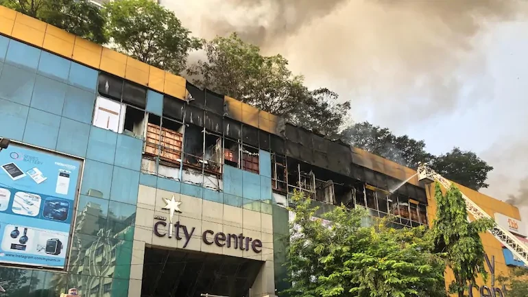 56 घंटे बाद सिटी सेंटर मॉल की आग पर पा लिया गया काबू
