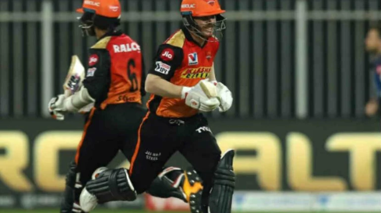 IPL 2020 च्या अखेरच्या सामन्यात मुंबई पराभूत; हैदराबादचा Playoffs मध्ये प्रवेश IPL 2020 च्या अखेरच्या सामन्यात मुंबई पराभूत; हैदराबादचा Playoffs मध्ये प्रवेश