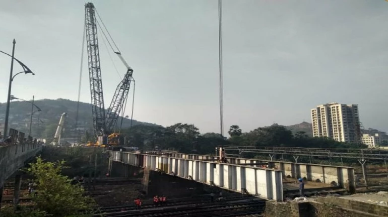 प्रवाशांच्या सोयीसाठी मेगाब्लॉकदरम्यान २५ विशेष बस प्रवाशांच्या सोयीसाठी मेगाब्लॉकदरम्यान २५ विशेष बस